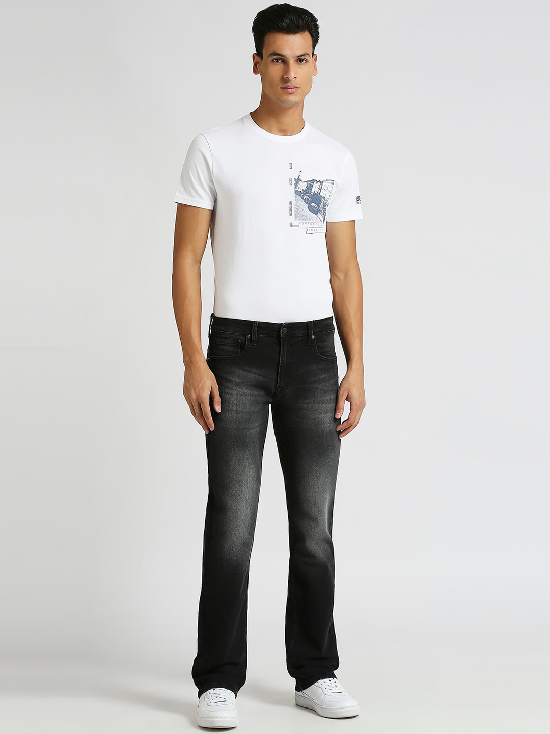 

Pepe Jeans Men Holborne Clean Look Heavy Fade Stretchable Jeans, Black