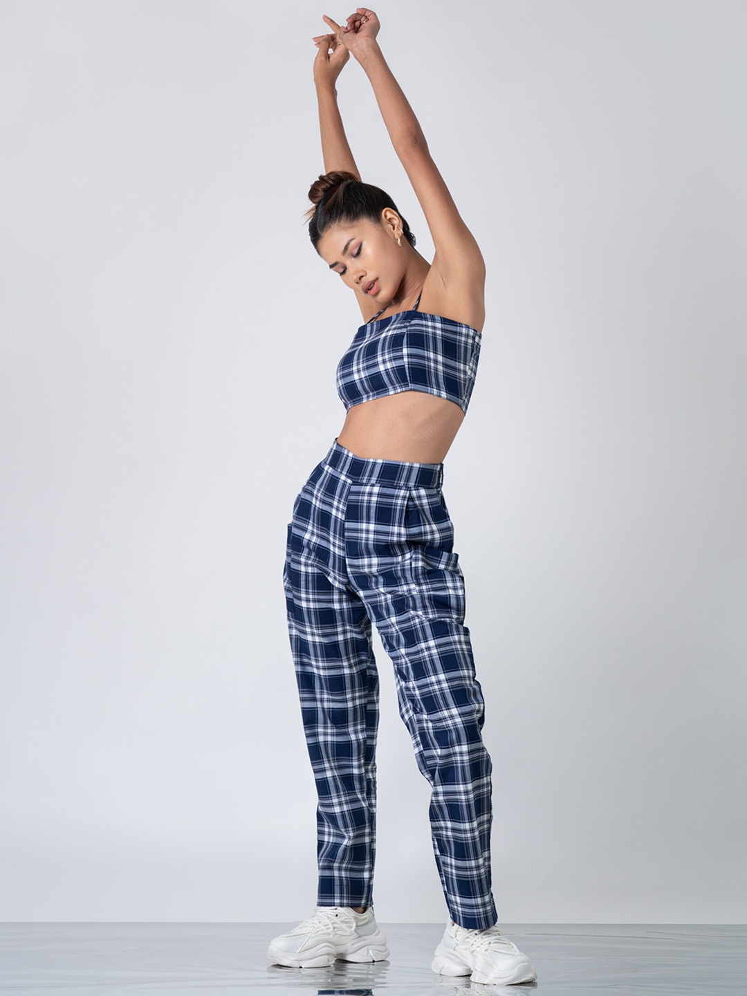 

Fashioncons Checked Shoulder Straps Crop Top With Trousers, Navy blue