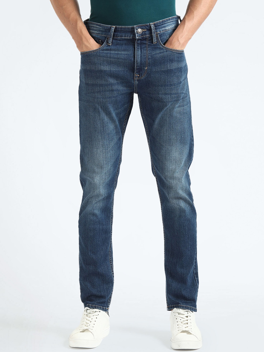 

Flying Machine Men Mid Rise Tapered Fit Heavy Fade Stretchable Jeans, Blue