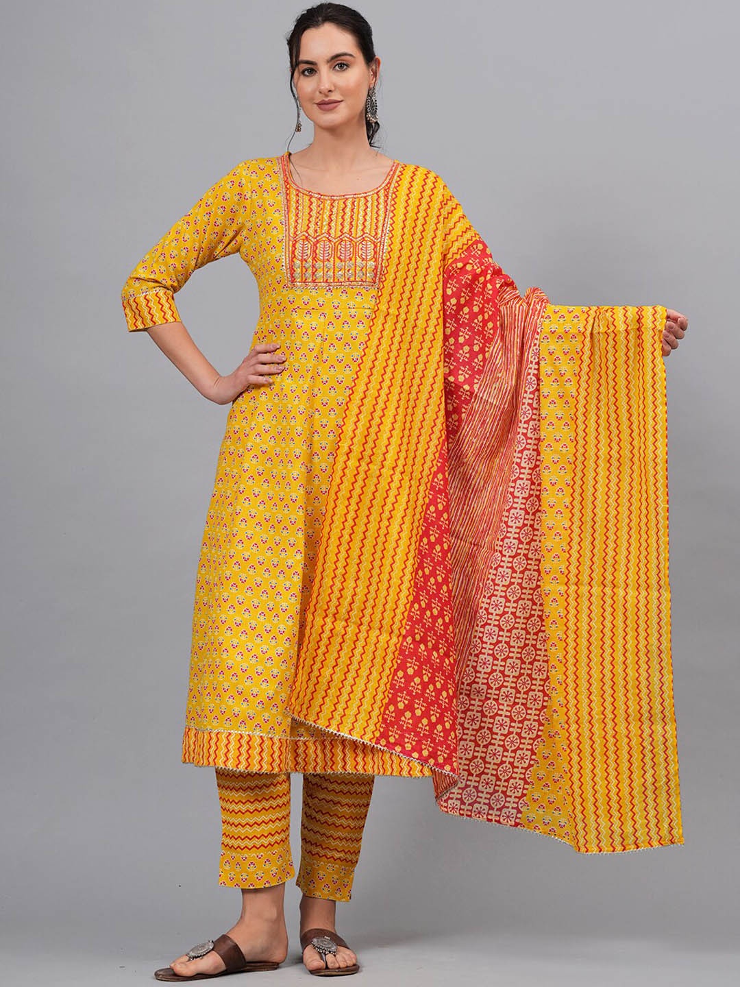 

KALINI Ethnic Motifs Printed Gotta Patti Pure Cotton Kurta With Trousers & Dupatta, Yellow