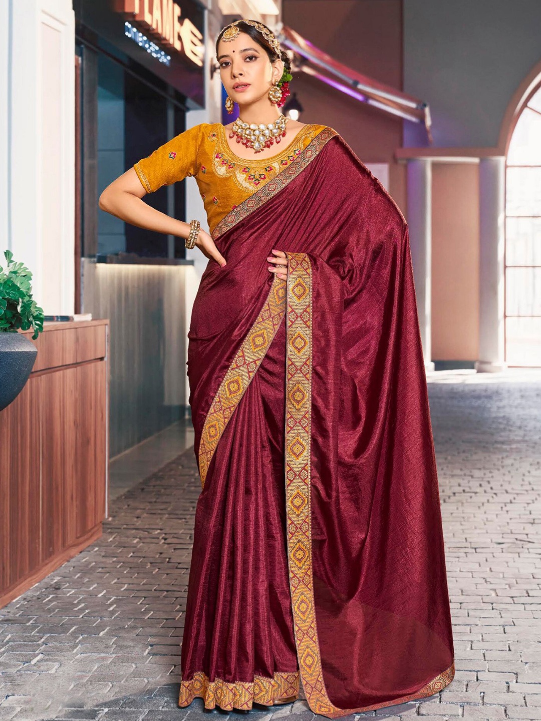 

VIRICA Woven Design Zari Saree, Red