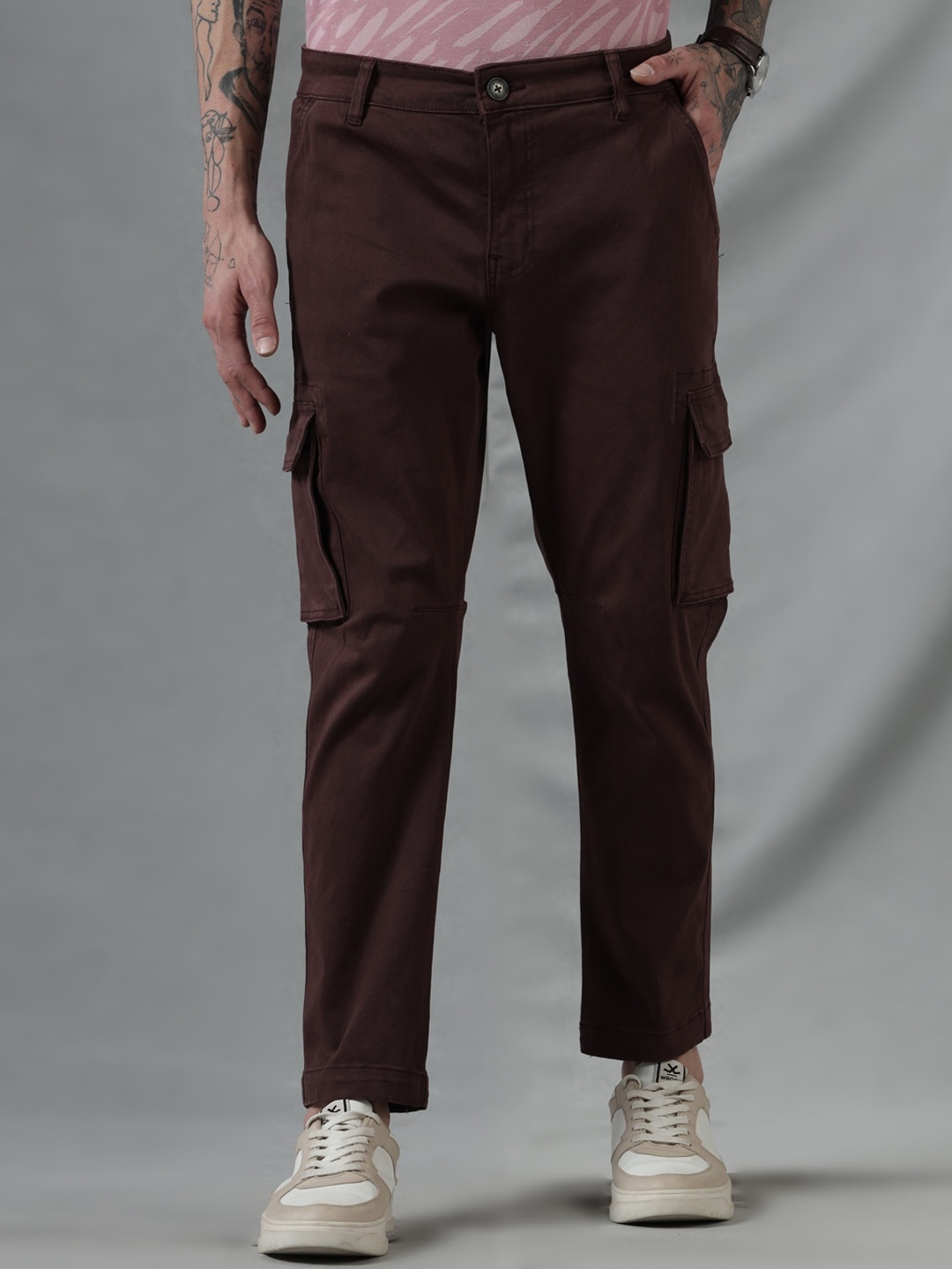 

WROGN Men Mid Rise Cotton Cargos Trousers, Brown