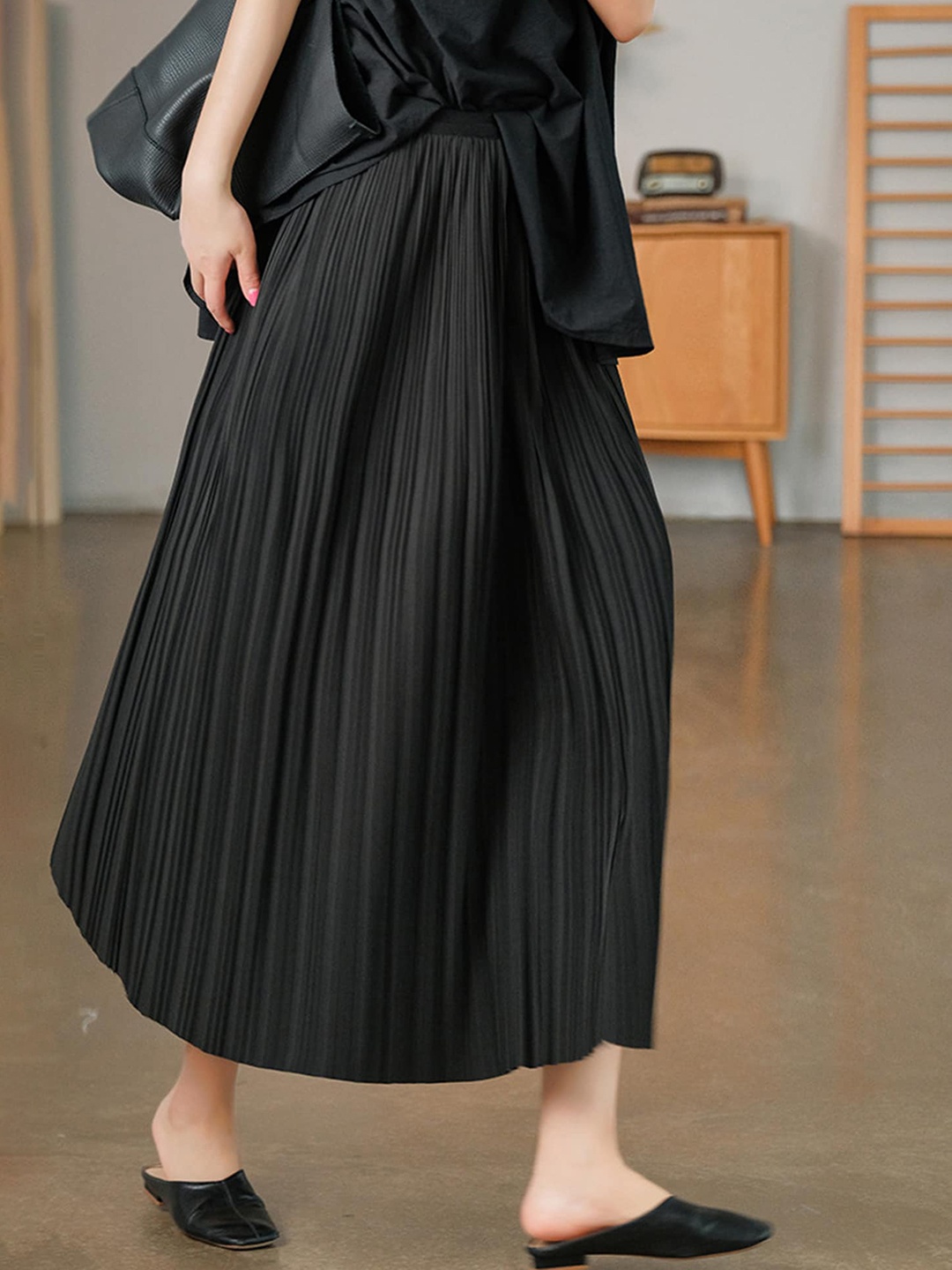 

LULU & SKY Pleated Flared Midi Skirts, Black