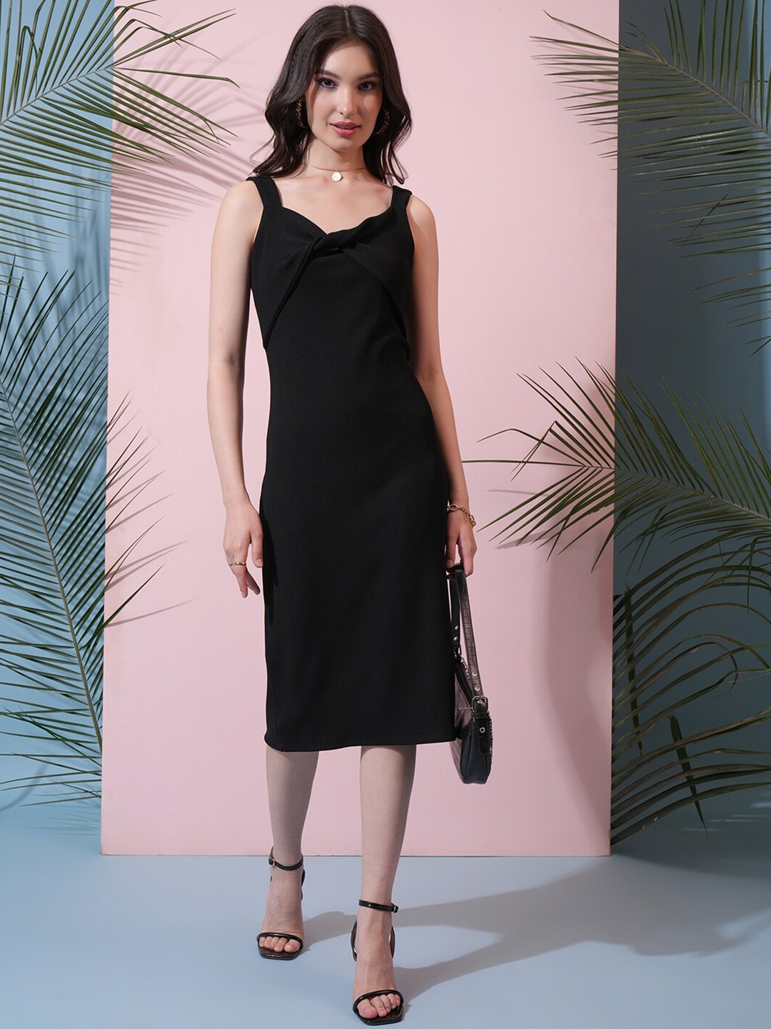 

Tokyo Talkies Black Shoulder Straps Sheath Dress