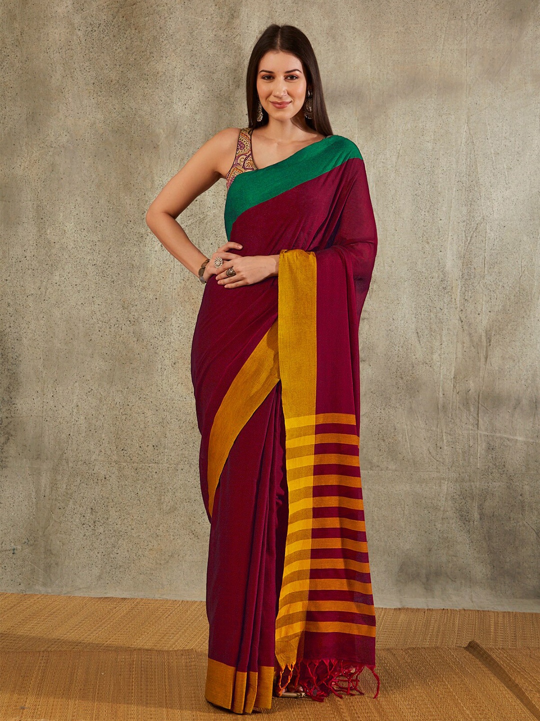 

SALWAR STUDIO Pure Cotton Saree, Maroon