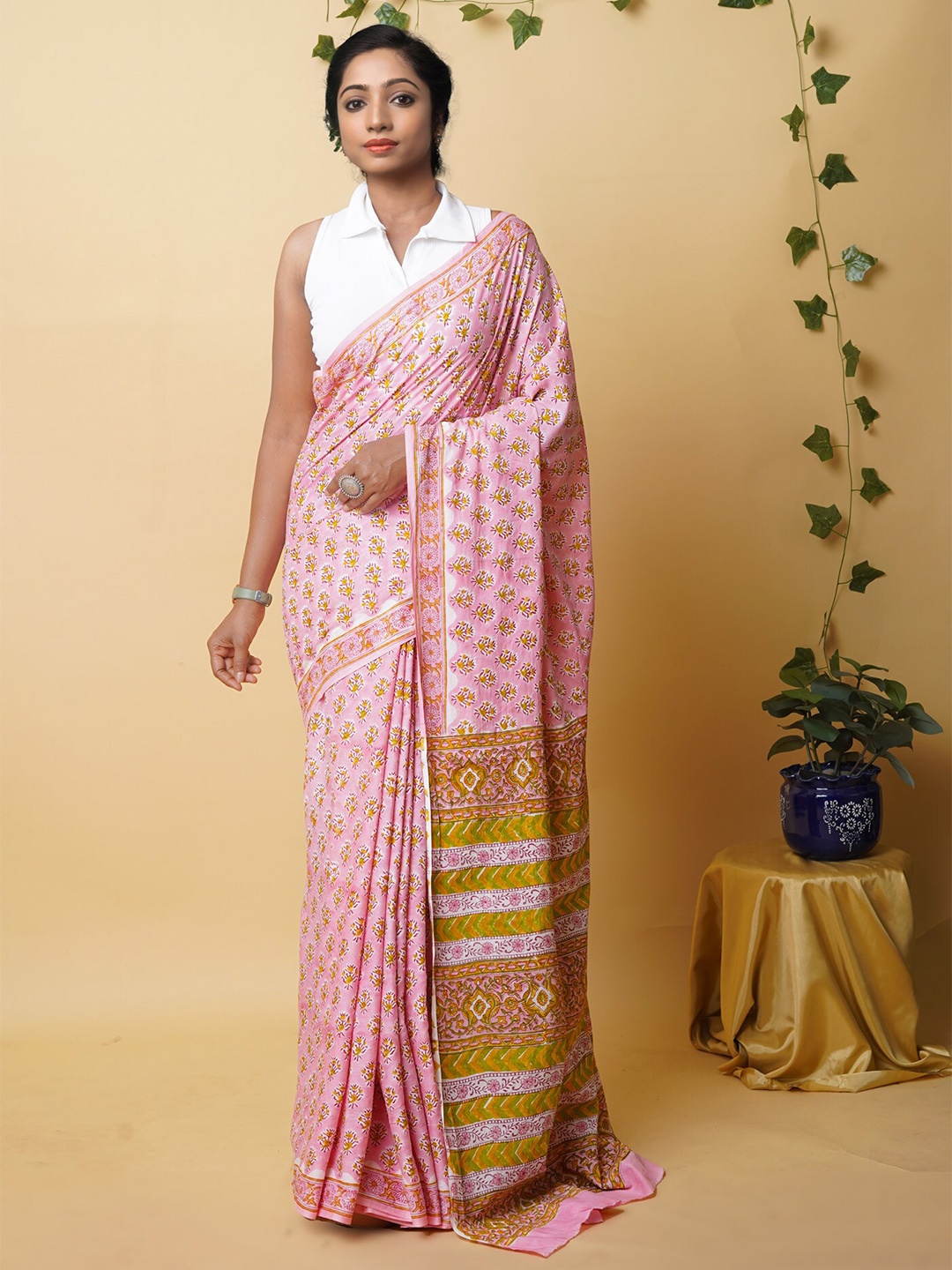 

Unnati Silks Ethnic Motifs Pure Cotton Handloom Block Print Saree, Pink