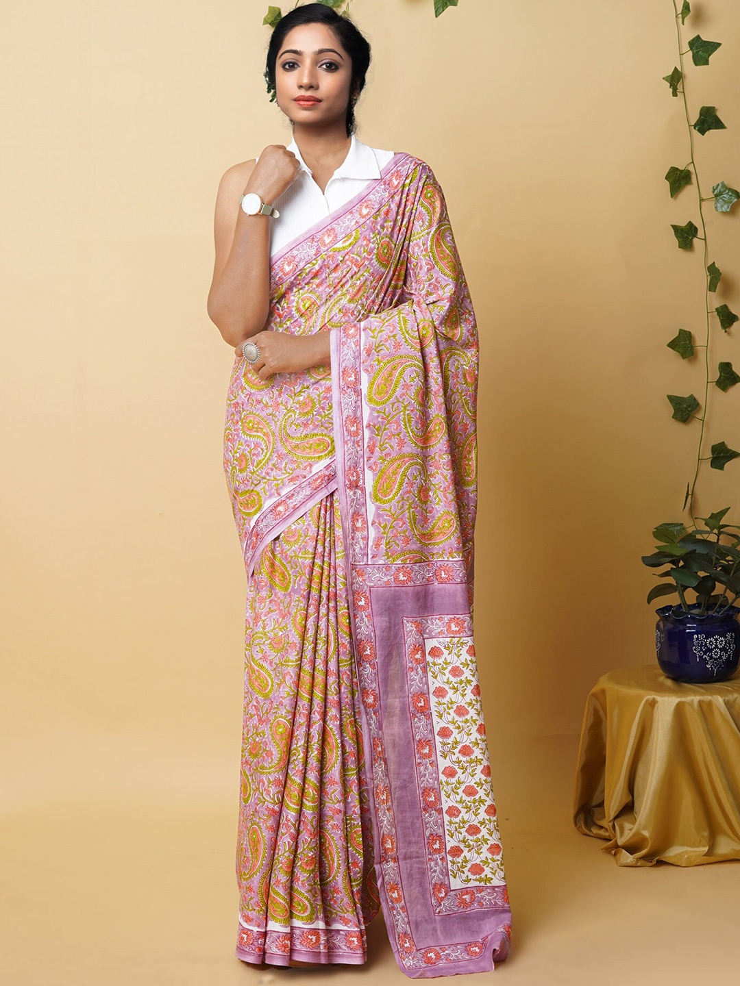 

Unnati Silks Ethnic Motifs Mulmul Cotton Handloom Block Print Saree, Purple