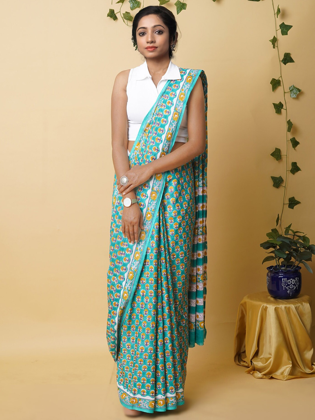 

Unnati Silks Floral Mulmul Cotton Handloom Block Print Saree, Green