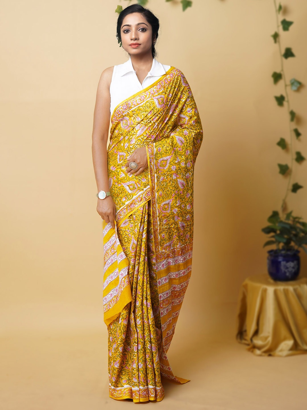 

Unnati Silks Floral Mulmul Cotton Handloom Block Print Saree, Yellow