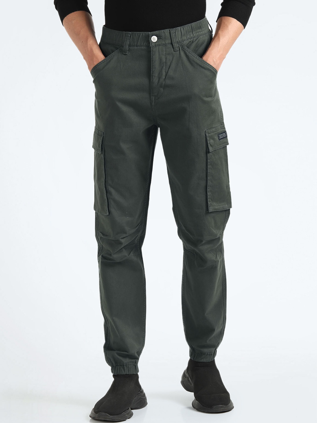 

Flying Machine Men Slim Fit Cargos Trousers, Green