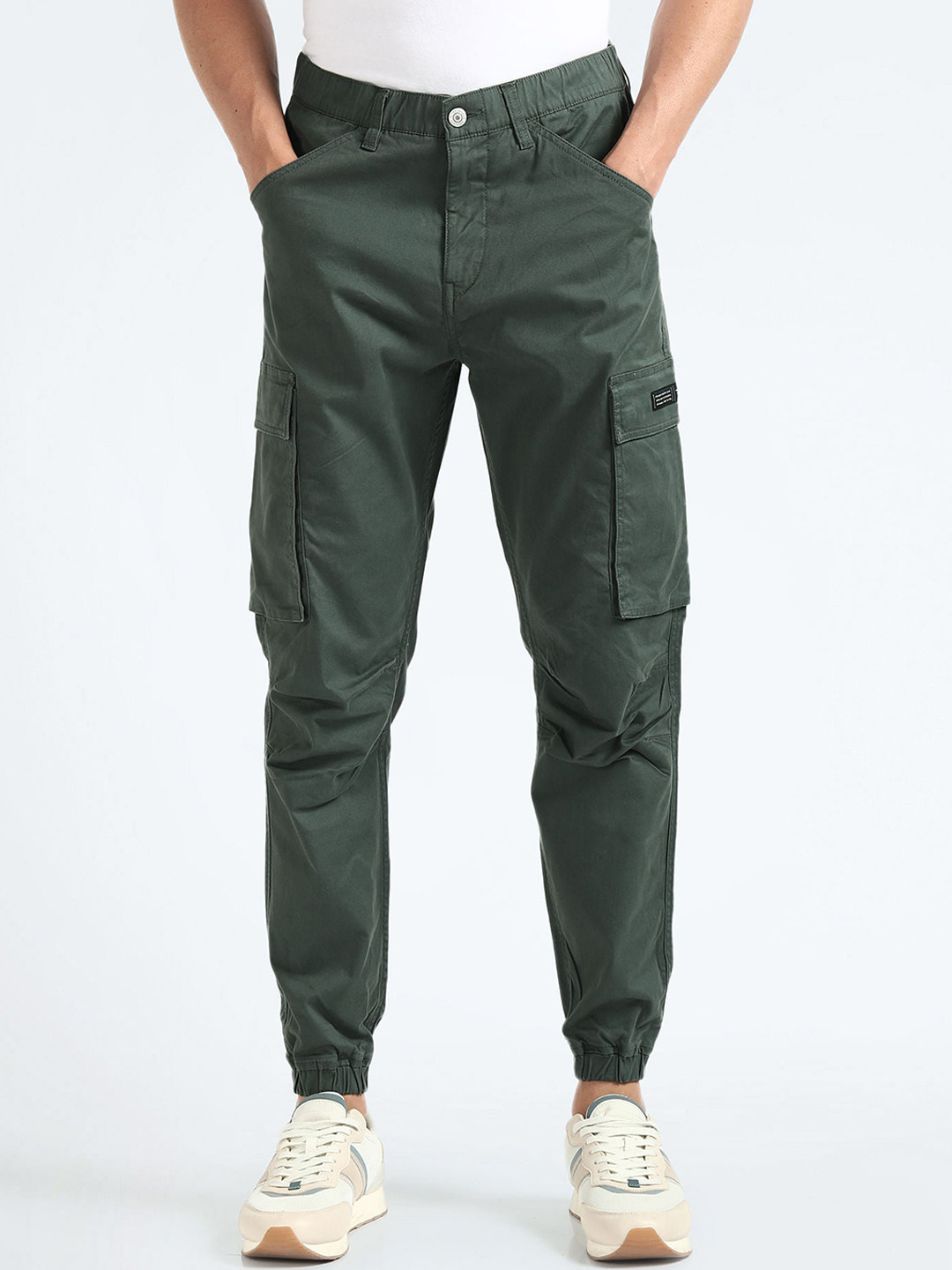 

Flying Machine Men Slim Fit Cargos Trousers, Green