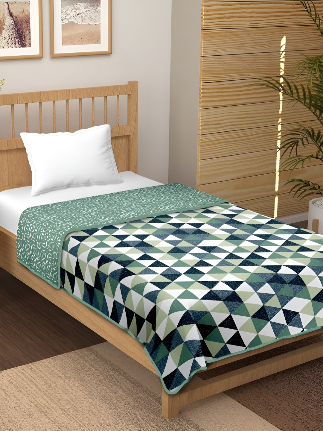 

CHICERY Green & White Geometric 210 GSM Pure Cotton AC Room Single Bed Dohar
