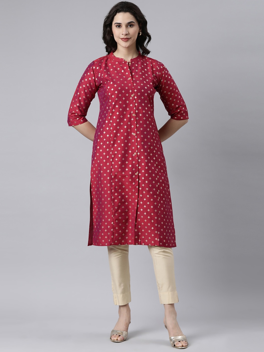 

GOLDSTROMS Ethnic Motifs Panelled Silk Straight Kurta, Red