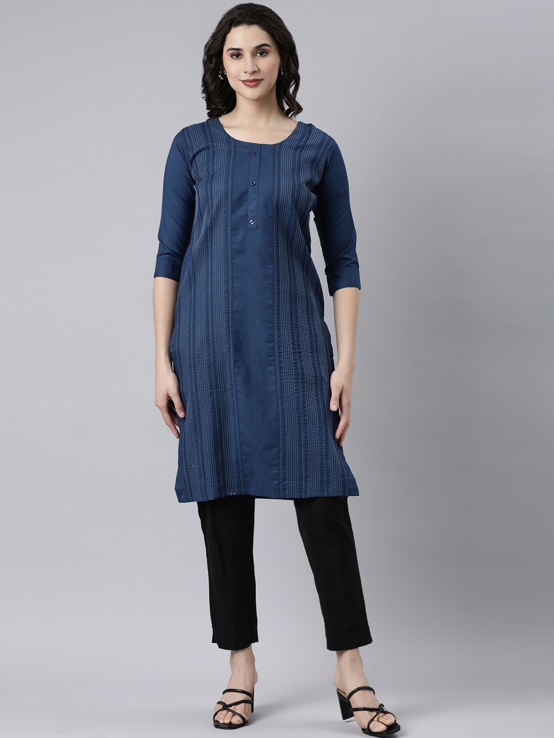 

GOLDSTROMS Striped Thread Work Straight Kurta, Blue