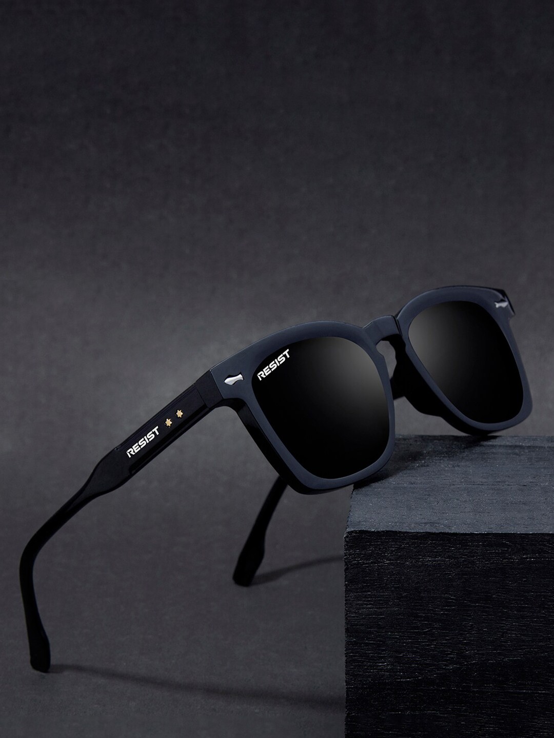 

RESIST EYEWEAR Unisex Wayfarer Sunglasses With UV Protected Lens KNIGHT BLACK1, Black