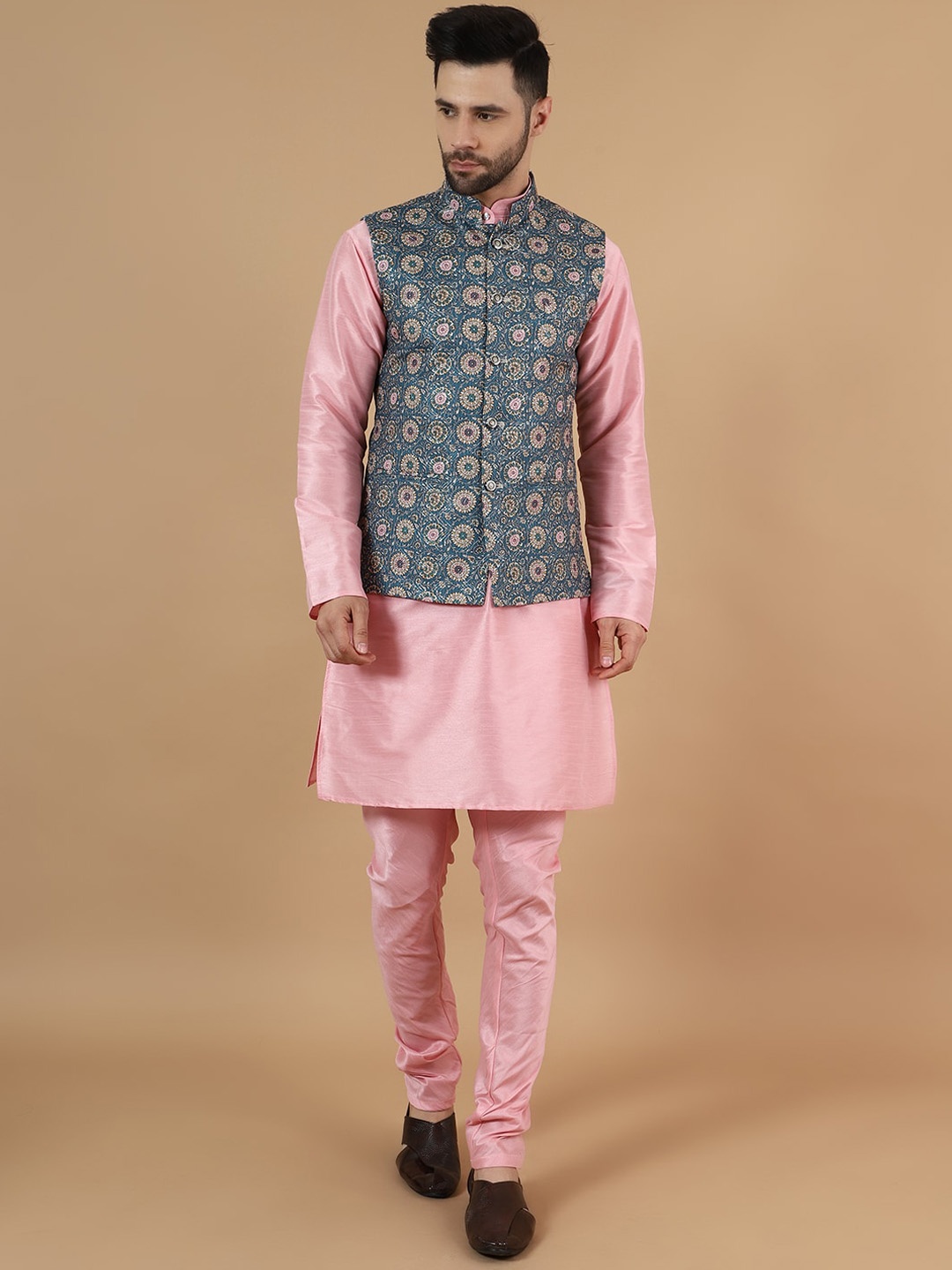 

Wintage Mandarin Collar Long Sleeves Straight Kurta with Pyjamas And Printed Nehru jacket, Pink