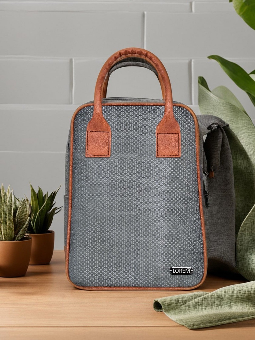 

LOREM Textured Insulated Linen Lunch bags, Grey