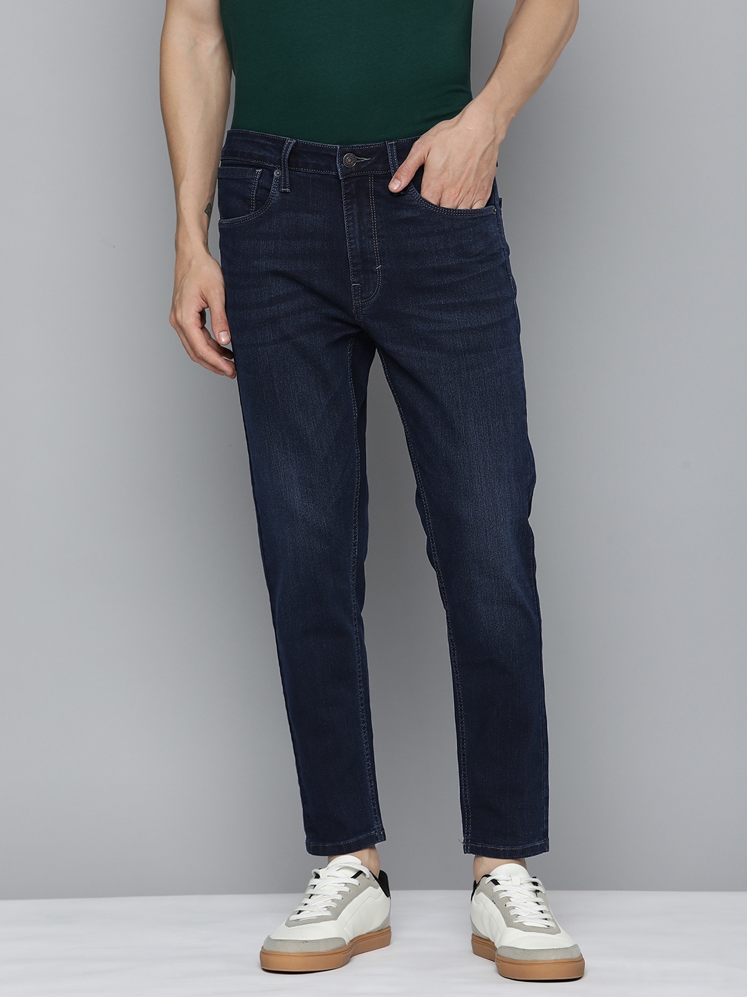

Flying Machine Men Tapered Fit Low-Rise Light Fade Stretchable Jeans, Blue