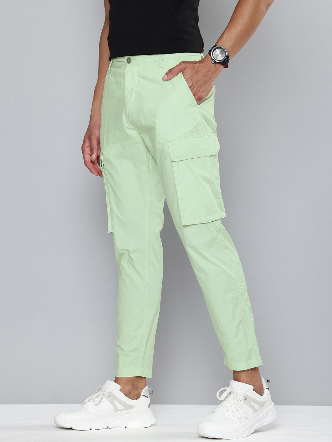 

Flying Machine Men Pure Cotton Relaxed Fit Cargos Trousers, Green