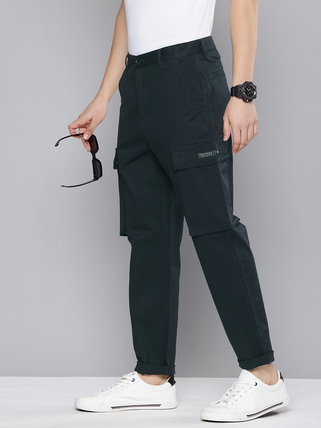 

Flying Machine Men Relaxed Fit Cargos Trousers, Navy blue