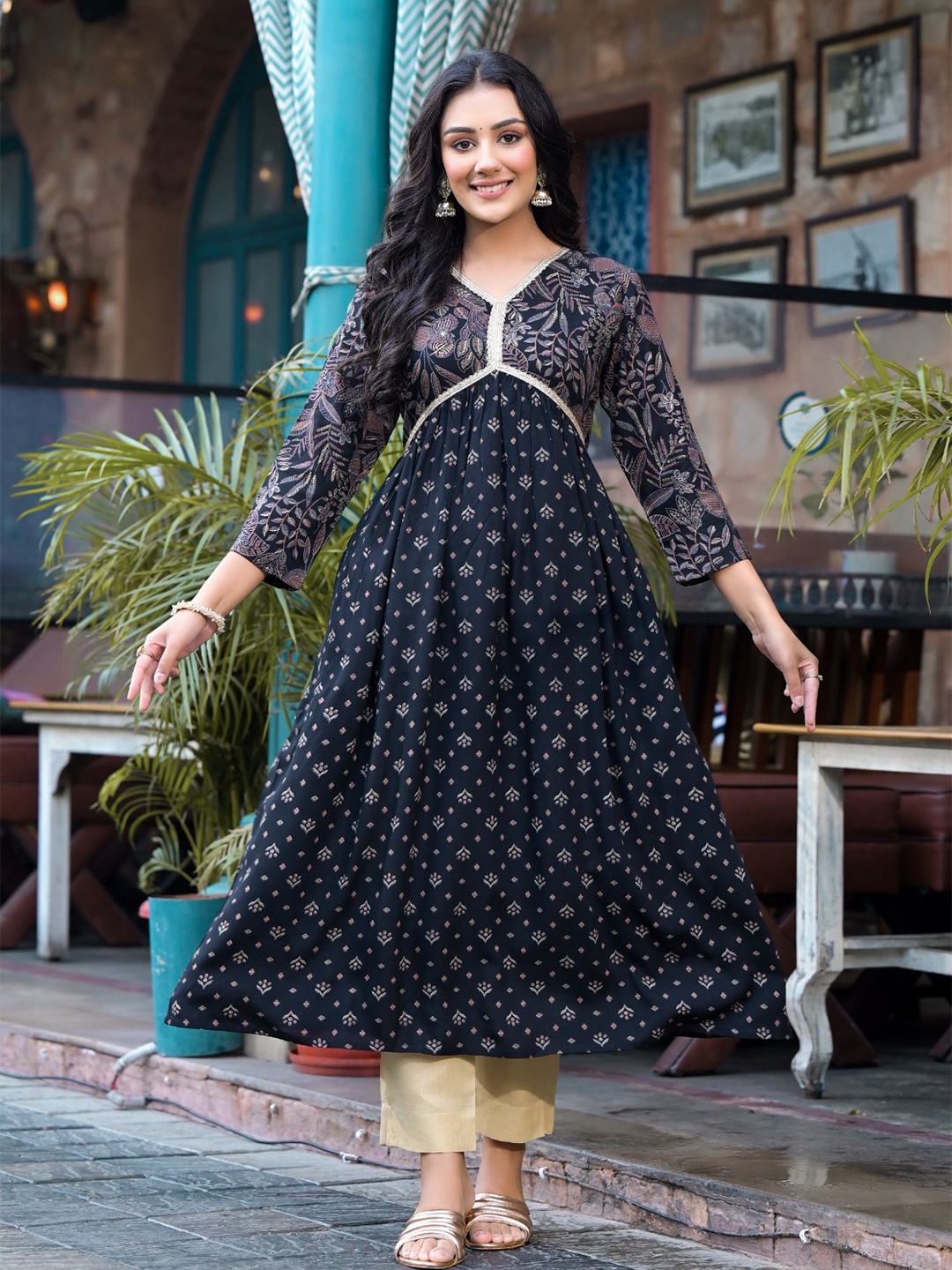 

Label Khoj Ethnic Motifs Printed Lace Empire Kurta, Black