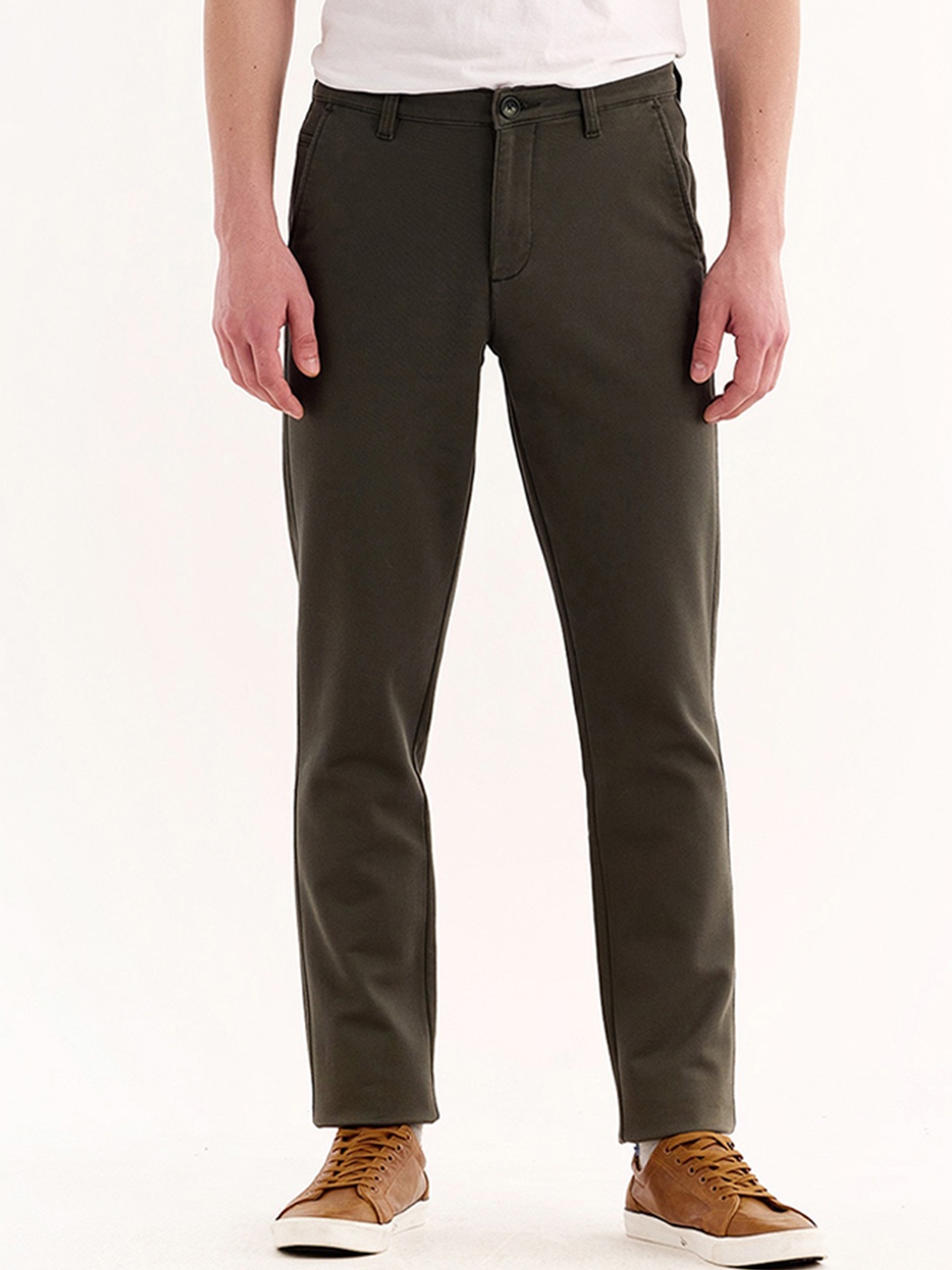 

Red Flame Men Mid-Rise Cotton Slim Fit Trousers, Green