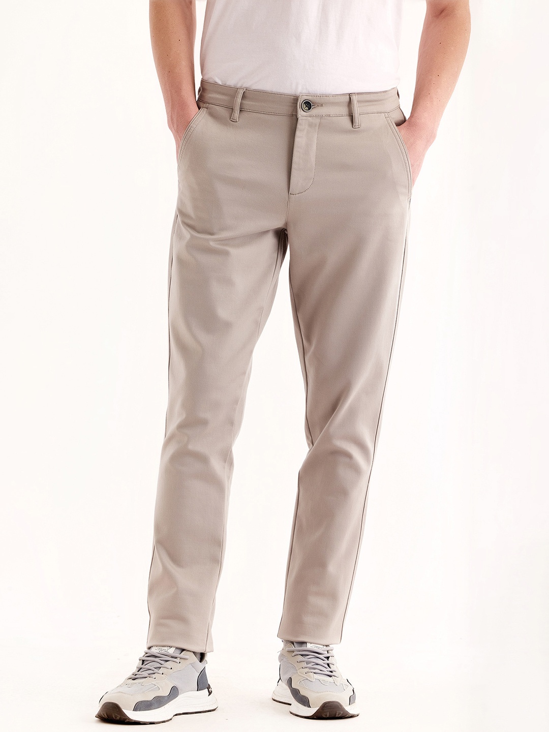 

Red Flame Men Mid-Rise Cotton Slim Fit Trousers, Grey