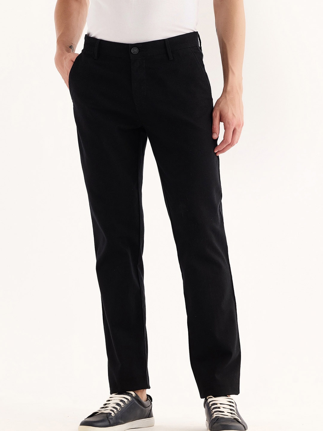 

Red Flame Men Mid-Rise Cotton Trousers, Black