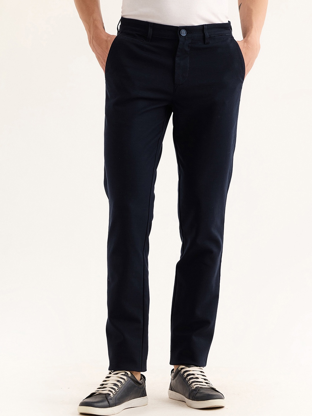 

Red Flame Men Mid-Rise Cotton Slim Fit Chinos Trousers, Navy blue