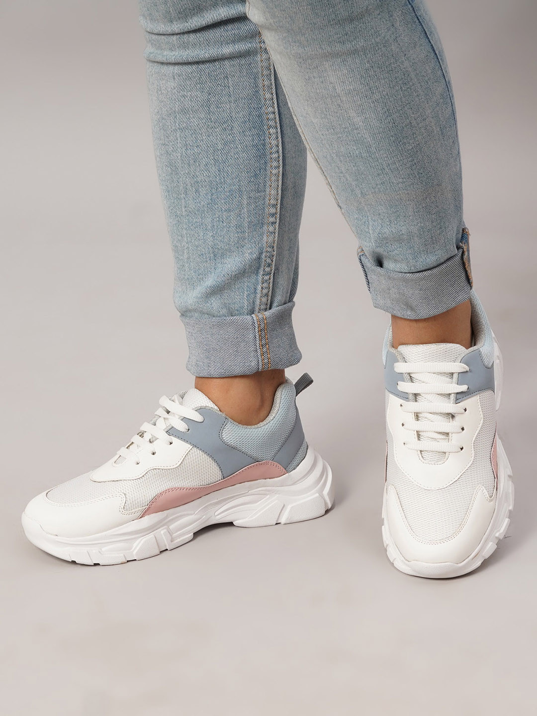 

MOZAFIA Women Colourblocked Lace Up Lightweight Sneakers, Blue