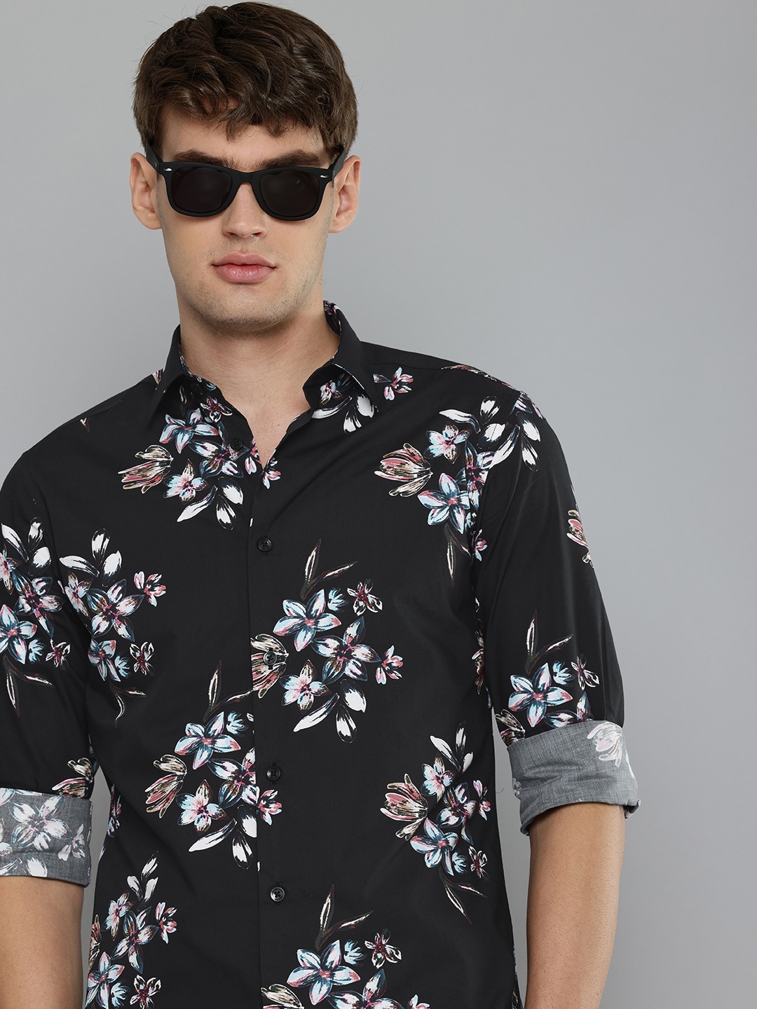 

Flying Machine Men Slim Fit Floral Printed Pure Cotton Casual Shirt, Black