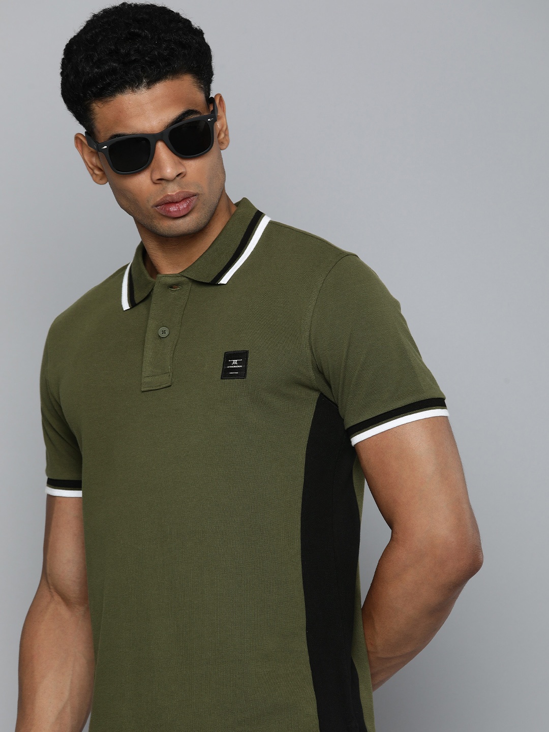 

Flying Machine Pure Cotton Colourblocked Polo Collar Casual T-shirt, Green