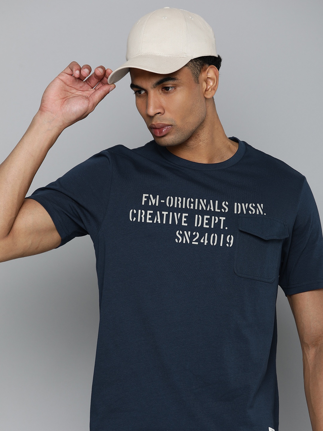 

Flying Machine Typography Printed Pure Cotton With Chest Pocket T-shirt, Navy blue