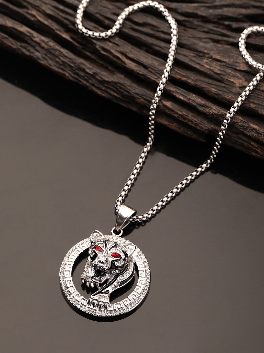 

The Roadster Lifestyle Co. Men Silver-Plated Animal Shaped Pendant With Chain