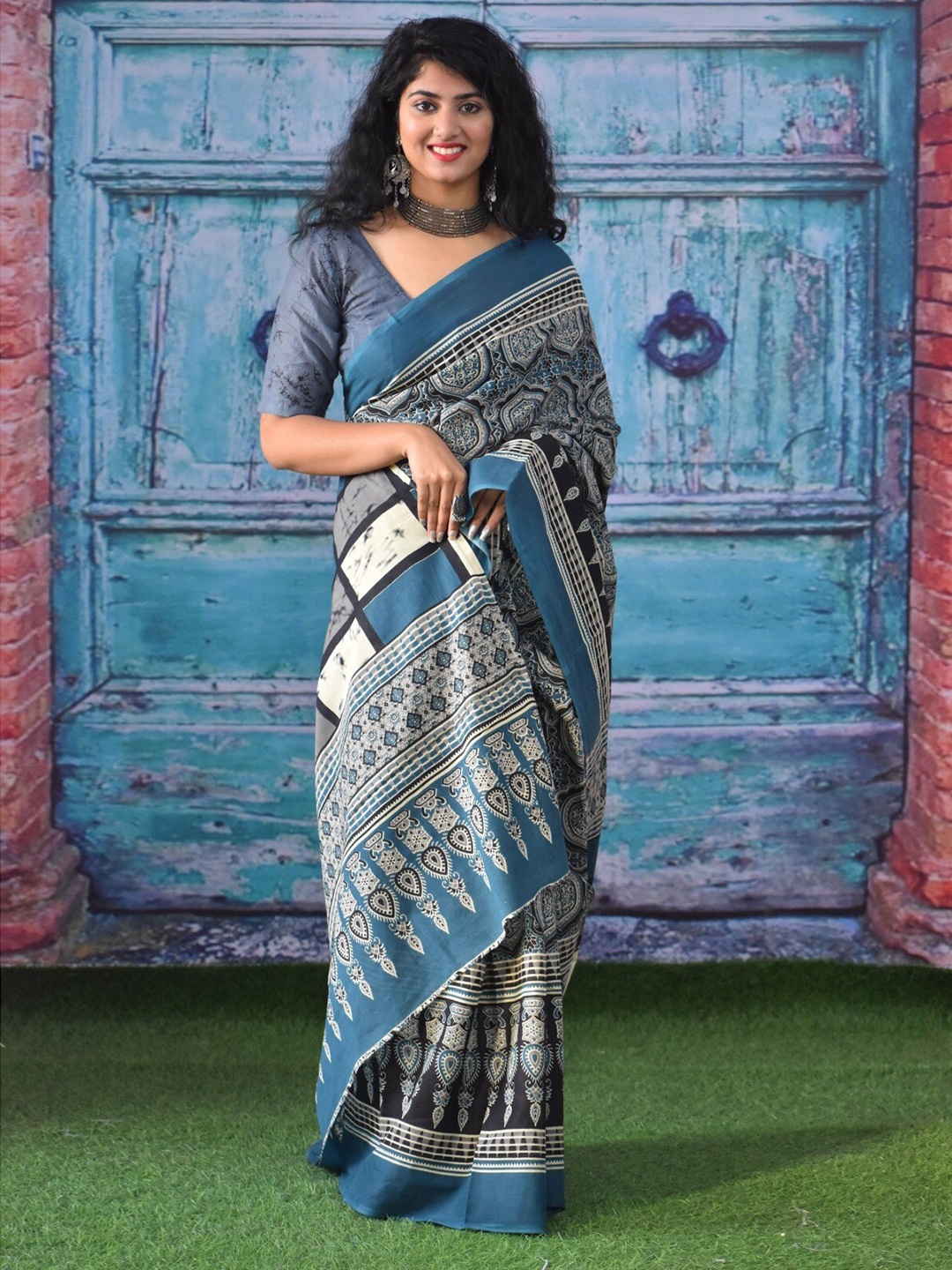 

JALTHER Ethnic Motifs Pure Cotton Block Print Saree, Grey