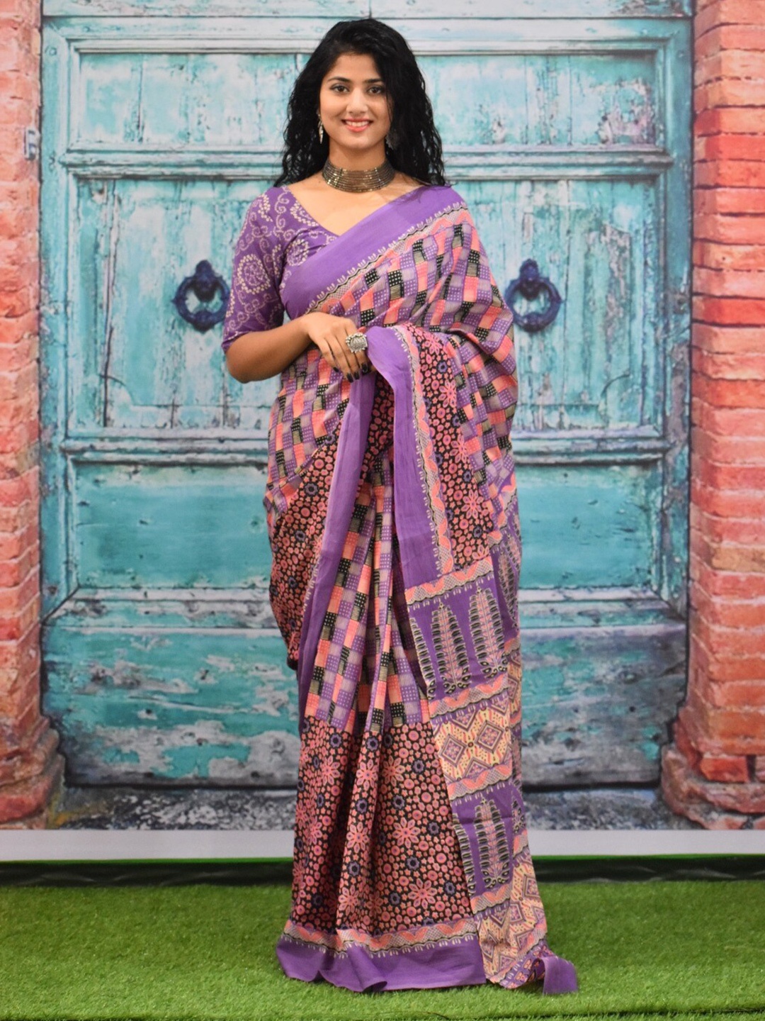 

JALTHER Geometric Printed Pure Cotton Block Print Saree, Purple