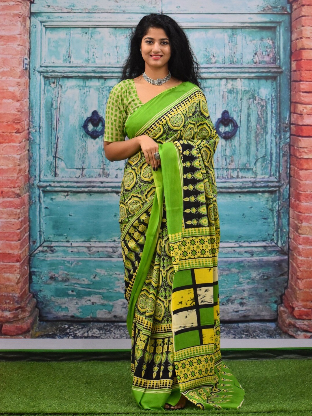 

JALTHER Ethnic Motifs Printed Pure Cotton Block Print Saree, Green