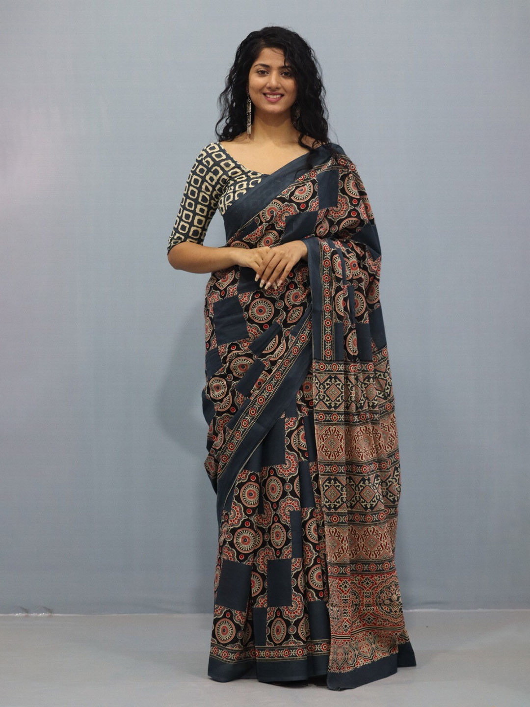 

JALTHER Ethnic Motifs Printed Pure Cotton Block Print Saree, Black