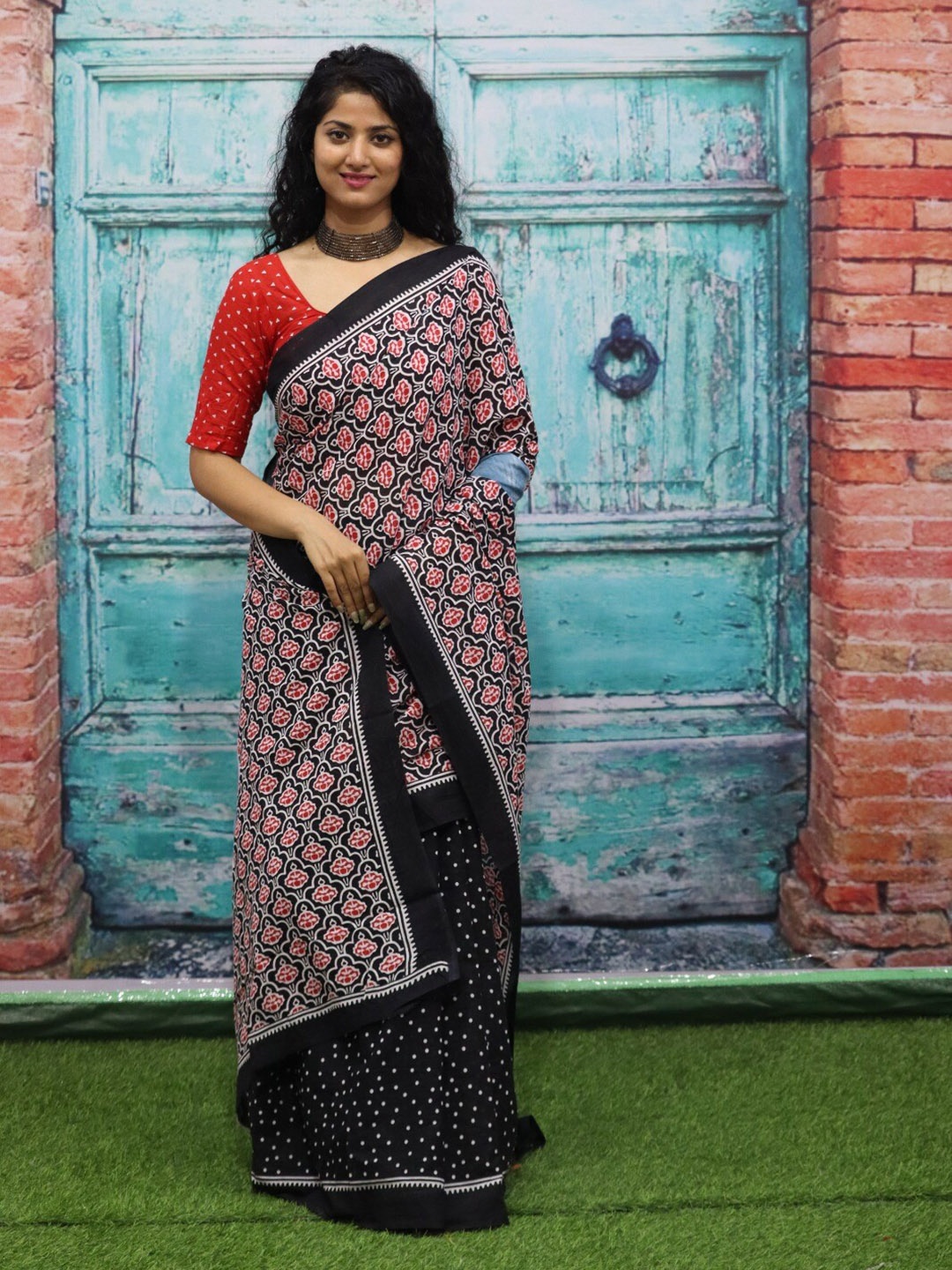 

JALTHER Ajrak Block Pure Cotton Block Print Saree, Black