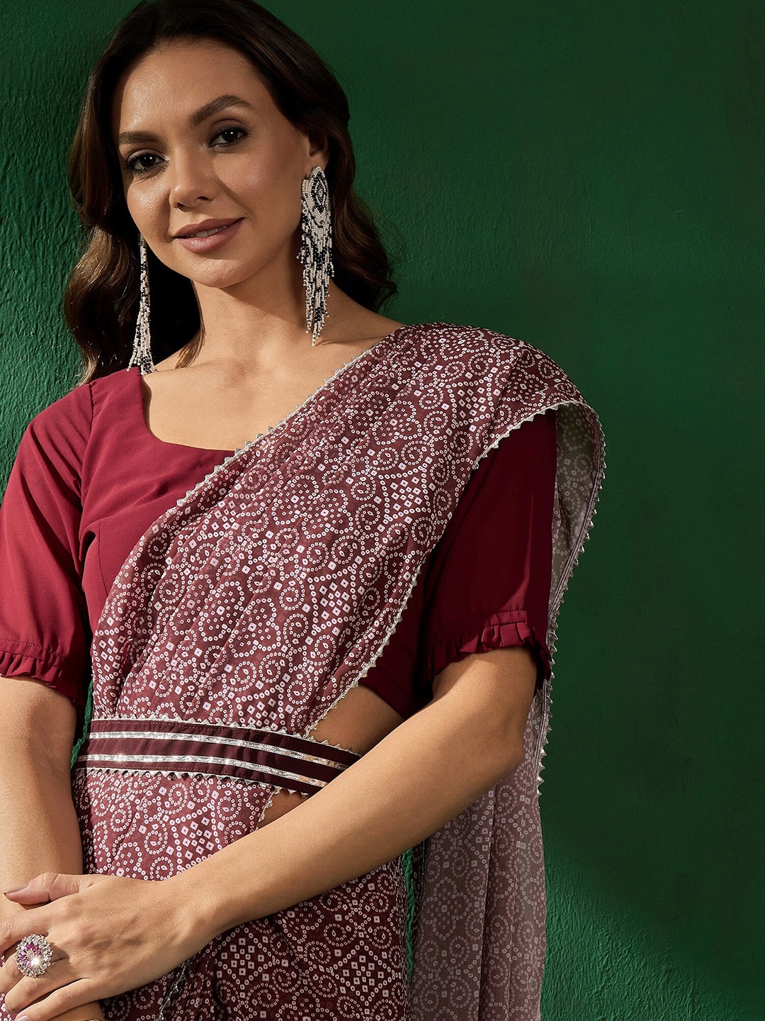 

Sangria Bandhani Printed Saree With Embellished Belt, Brown