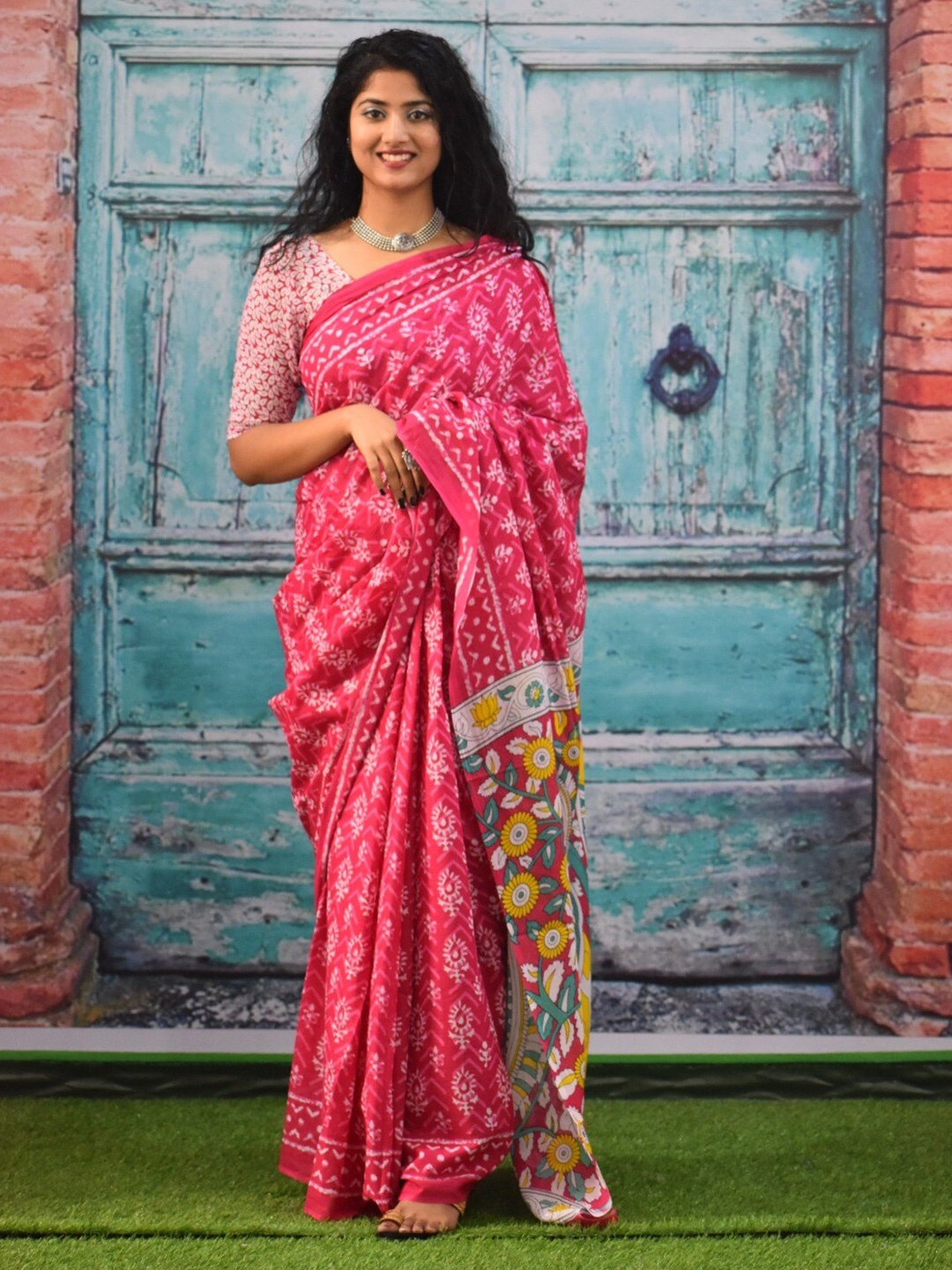 

JALTHER Ajrak Block Pure Cotton Block Print Saree, Pink