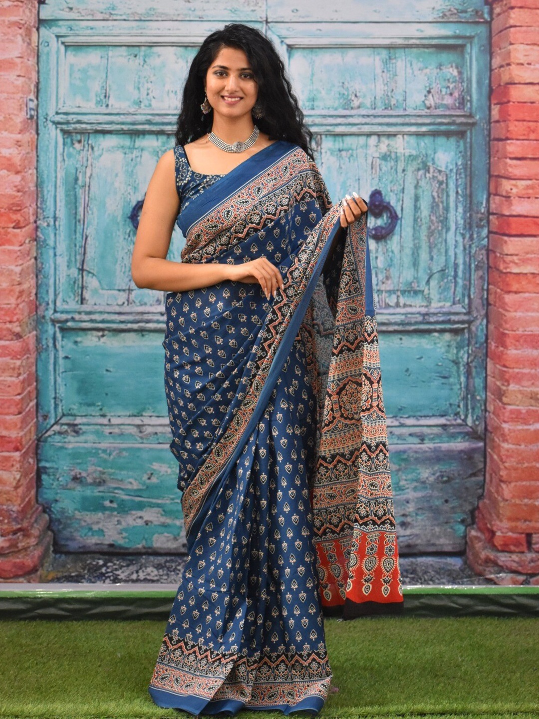 

JALTHER Ajrak Block Pure Cotton Block Print Saree, Blue