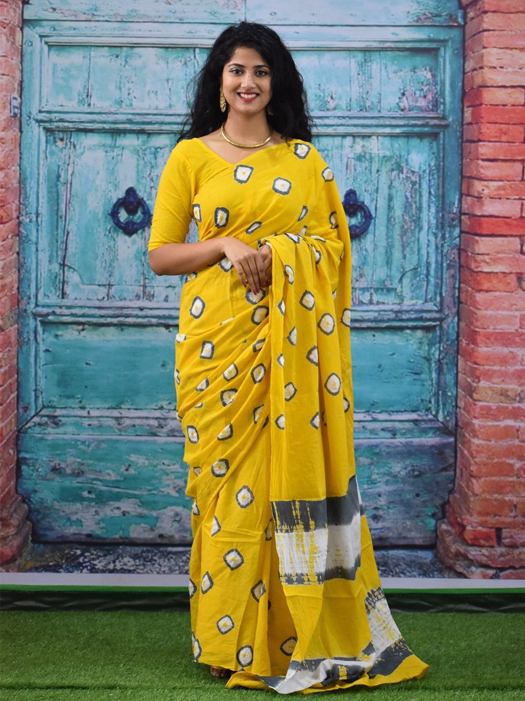 

JALTHER Tie and Dye Pure Cotton Block Print Saree, Yellow