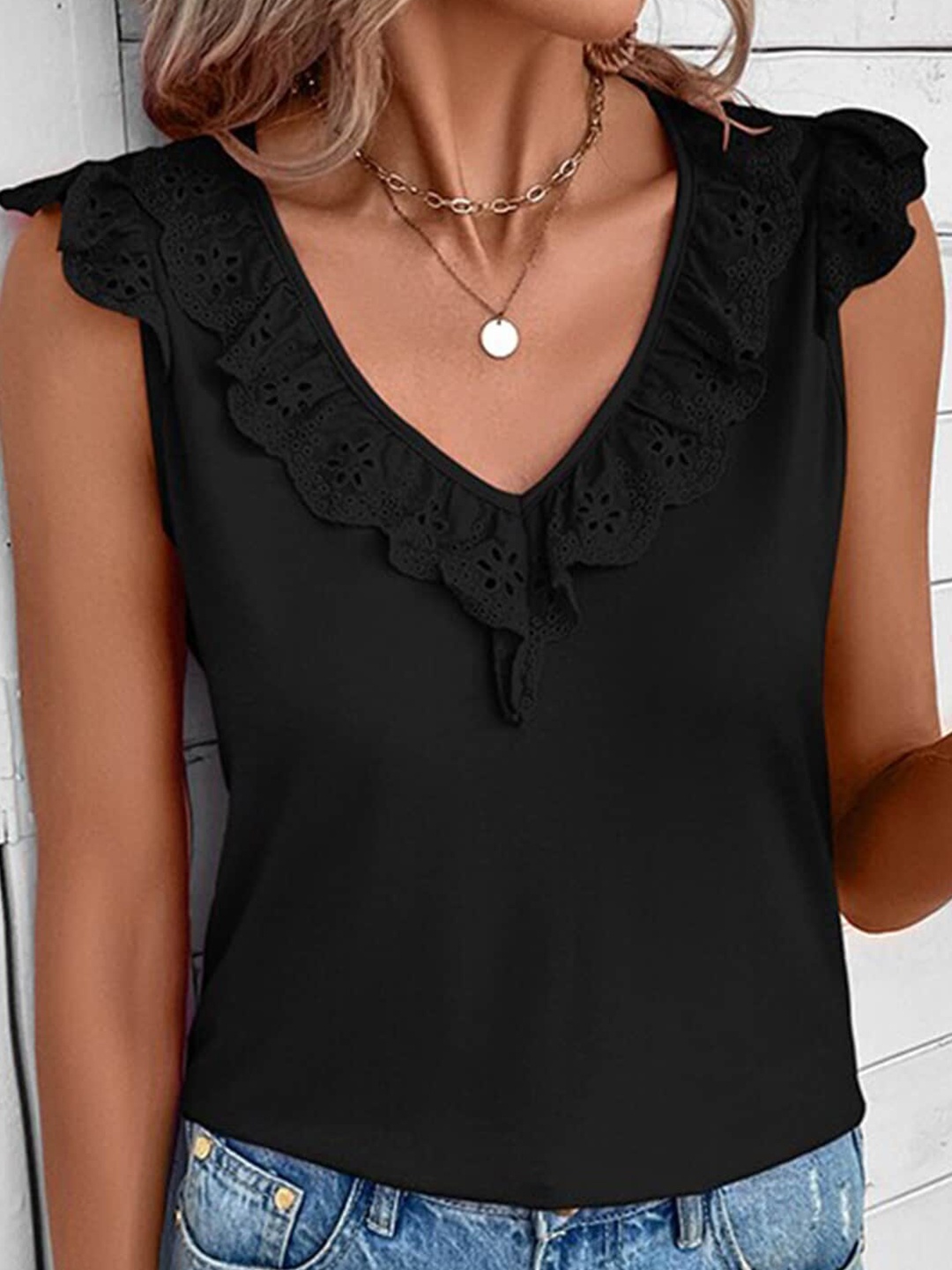 

StyleCast x Revolte V-Neck Sleeveless Top, Black