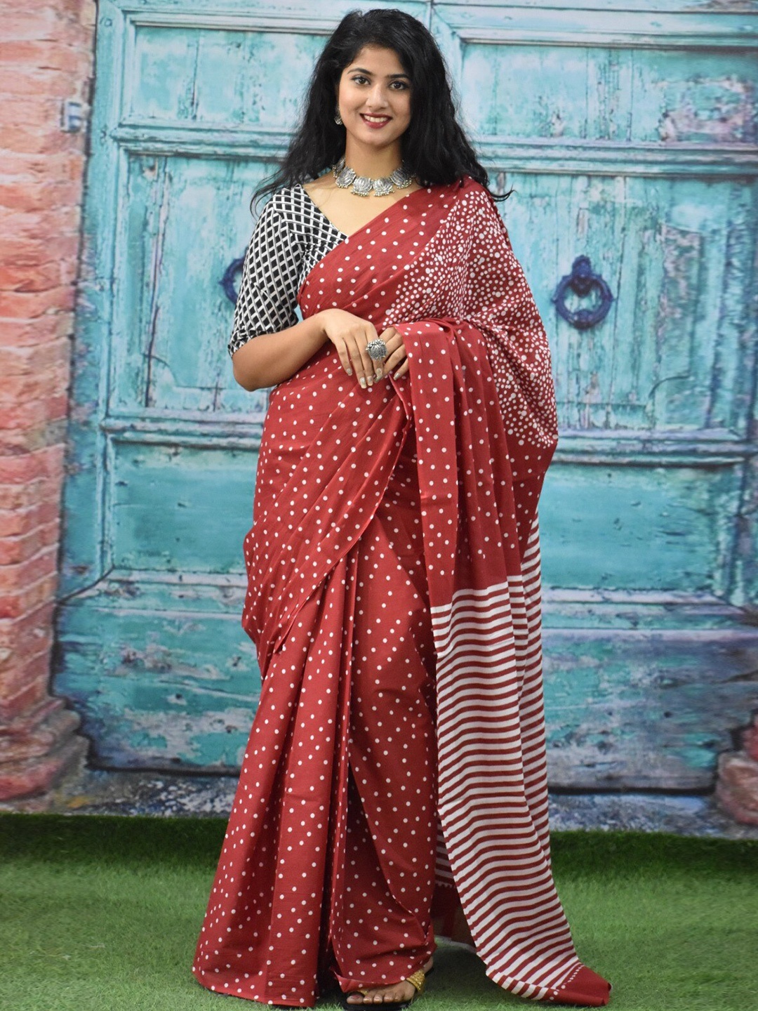 

JALTHER Polka Dot Cotton Block Print Saree, Maroon