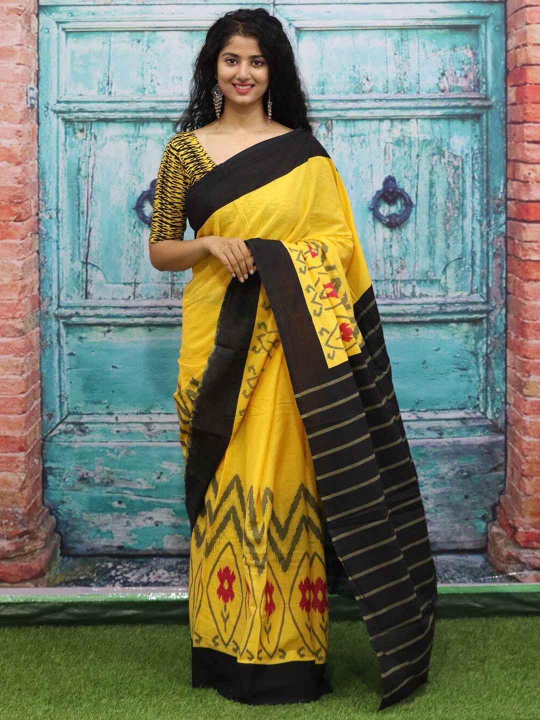 

JALTHER Geometric Cotton Block Print Saree, Yellow