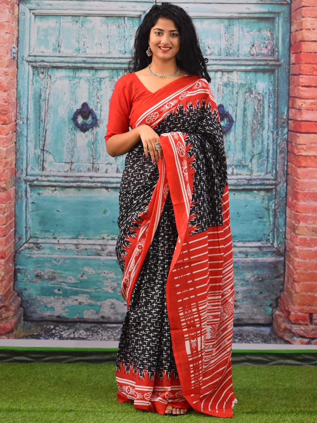 

JALTHER Pure Cotton Block Print Saree, Red