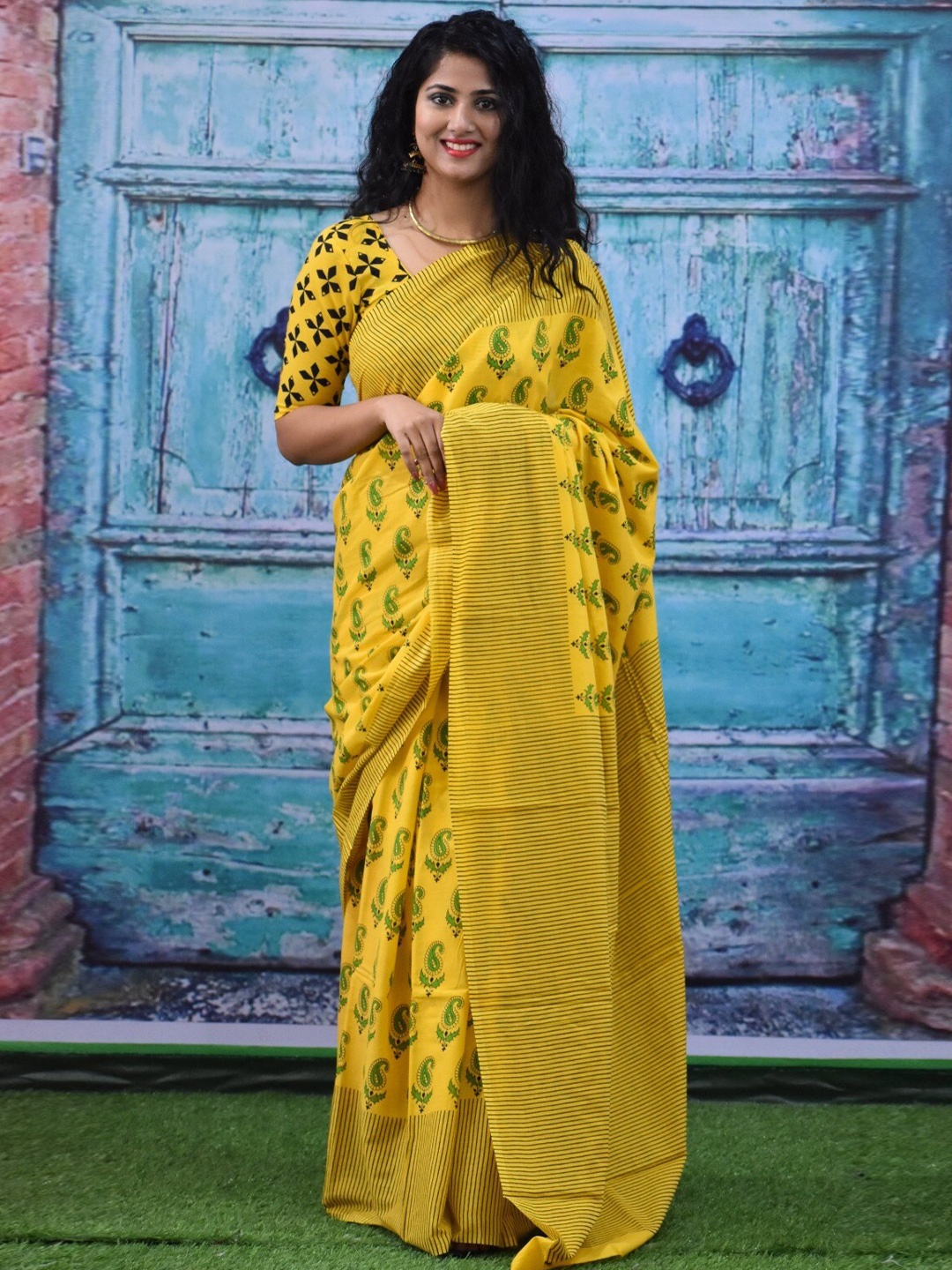 

JALTHER Paisley Pure Cotton Paisley Block Printed Saree, Yellow