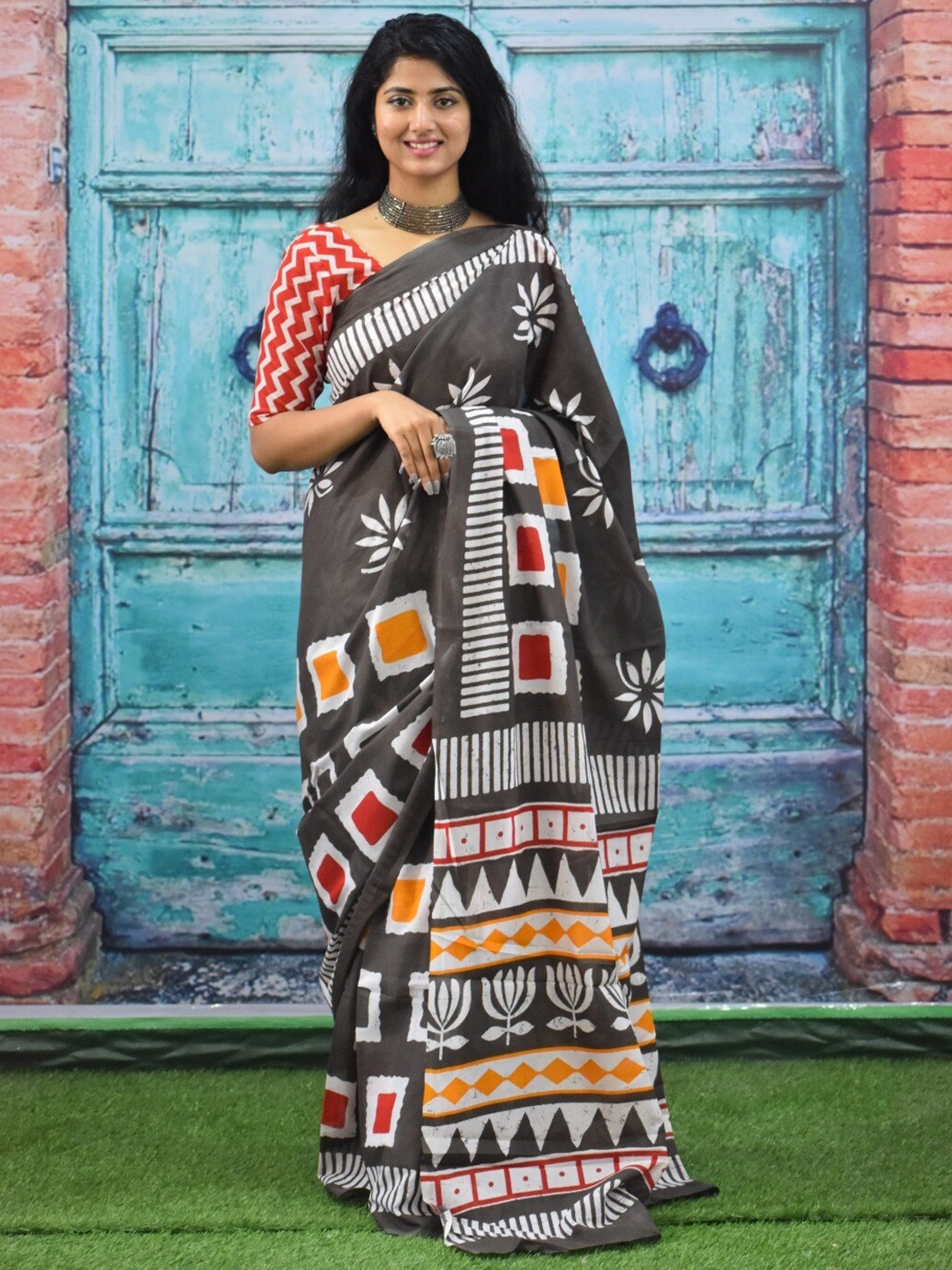 

JALTHER Geometric Printed Pure Cotton Block Print Saree, Black