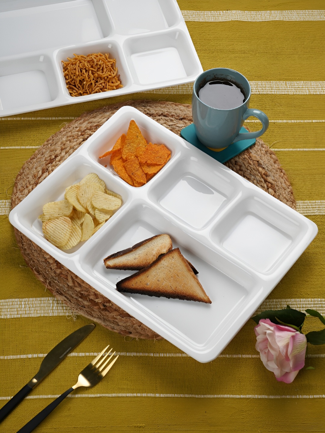 

Aura White 4Pcs Melamine Glossy Plates